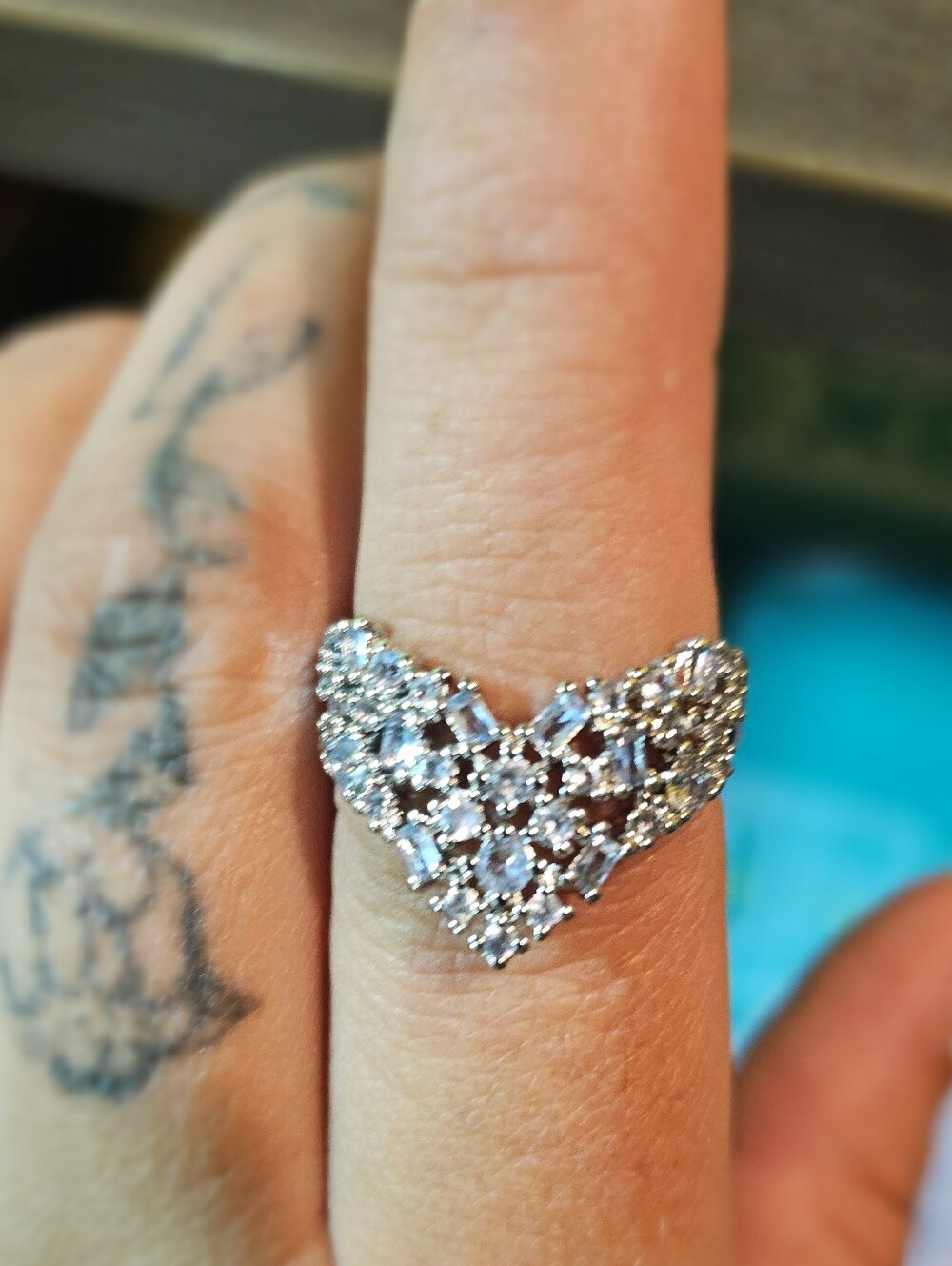 18k White Gold Filled Ice Blue & Clear Crystal Chevron V-Shape Statement Ring